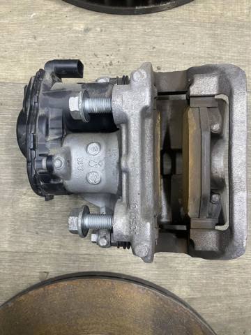 A1679062004 MERCEDES Электропривод ручного тормоза купить в Черновцы