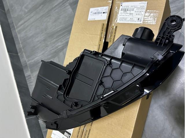 VAG 8W6941011B Фара левая в наличии Чернигов