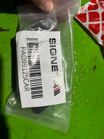 Крышка форсунки омывателя фары передней PAD99125CAR SIGNEDA
