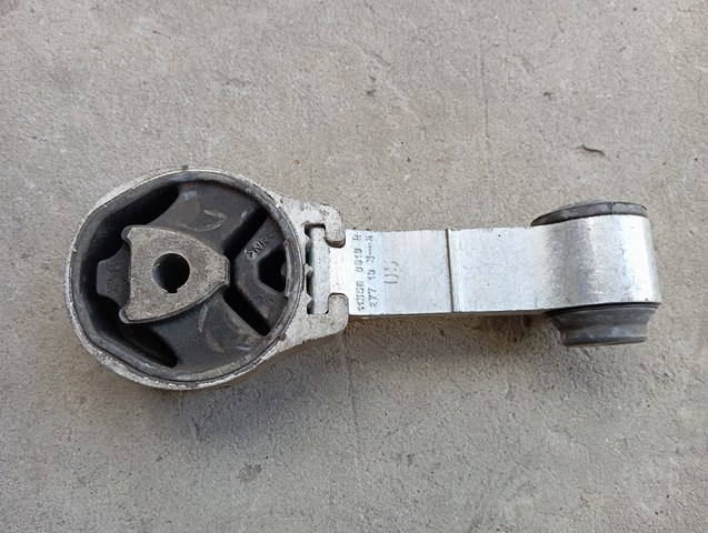 113560010R RENAULT Подушка (опора) двигателя правая верхняя купить в Запорожье