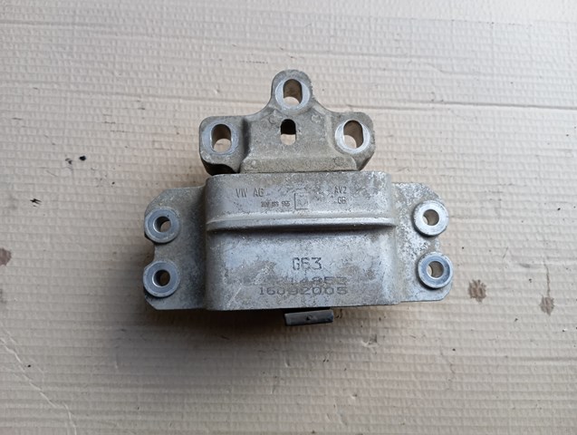 Левая подушка двигателя 3C0199555AA VAG