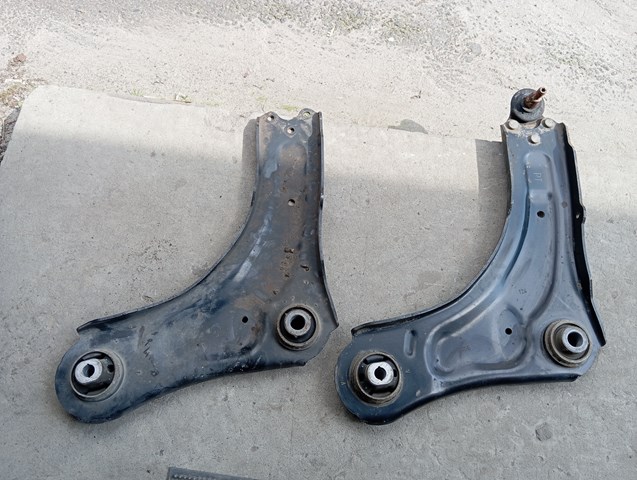 545014055R Рычаг передней подвески левый купить Черкассы