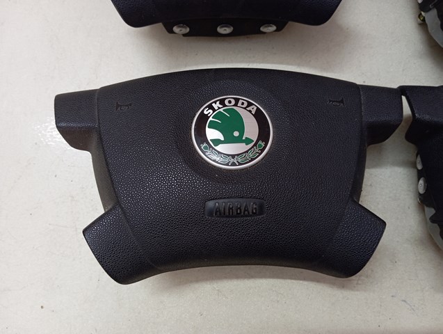 VAG 61305245D Подушка безопасности (AIRBAG) водительская в наличии Ужгород