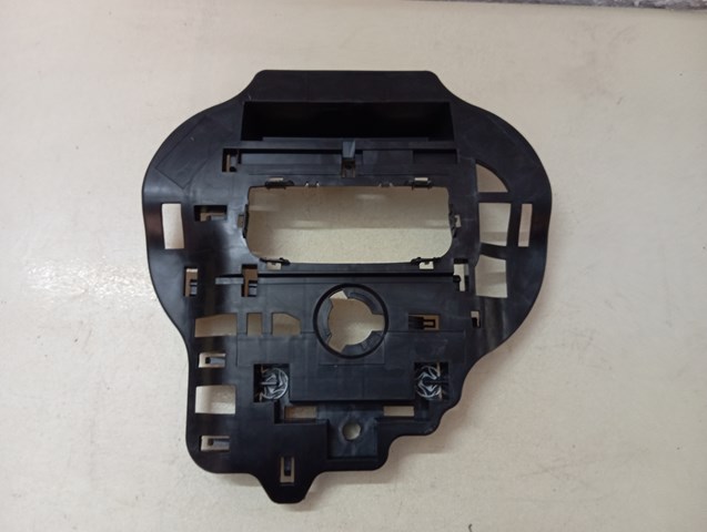 739820001R RENAULT купить в Ужгород