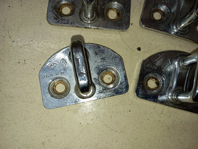 RENAULT 825700012R в наличии Черновцы