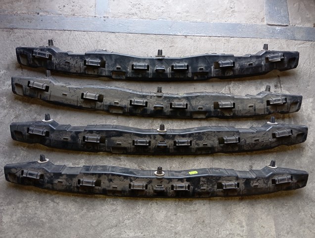 850420008R Кронштейн бампера заднего центральный купить Каменское