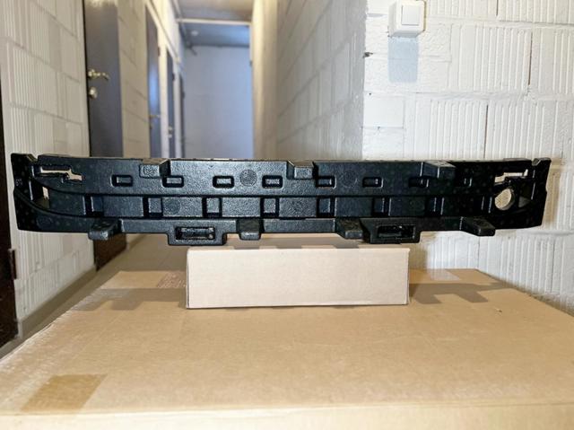 Наполнитель бампера переднего 3CM807248 VAG