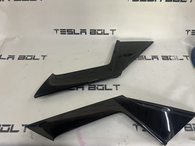 Накладка крыла заднего левого 42831322 GM