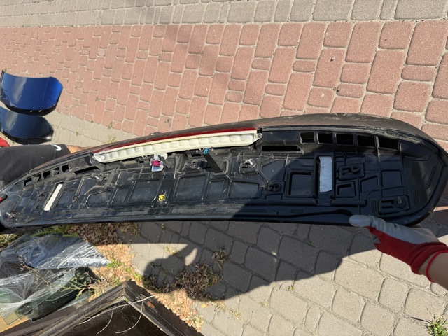 A1667900088 Спойлер багажника (двери 3/5-й задней) купить Николаев