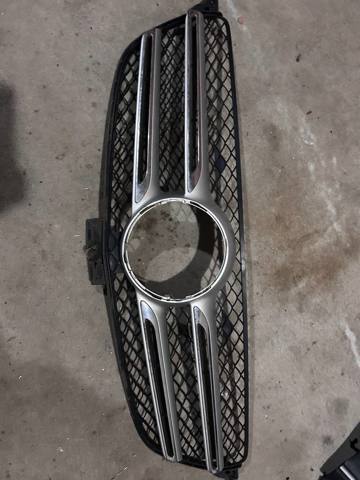Решетка радиатора A1668880260 MERCEDES