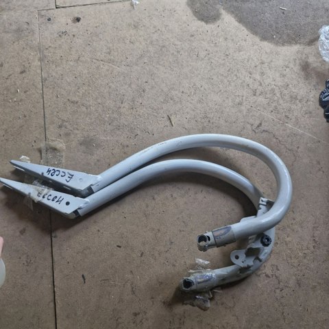 Шарнир крышки багажника A2047500528 MERCEDES