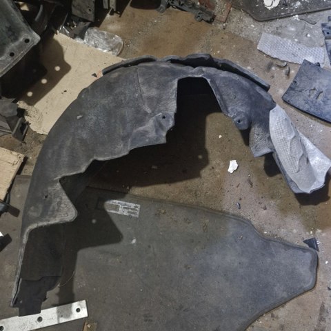Подкрылок задний правый A2056900830 MERCEDES