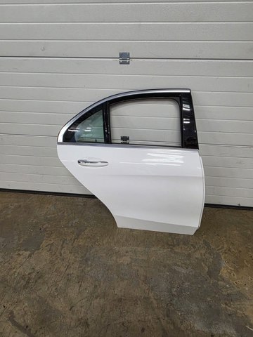 Задняя правая дверь A2057300205 MERCEDES
