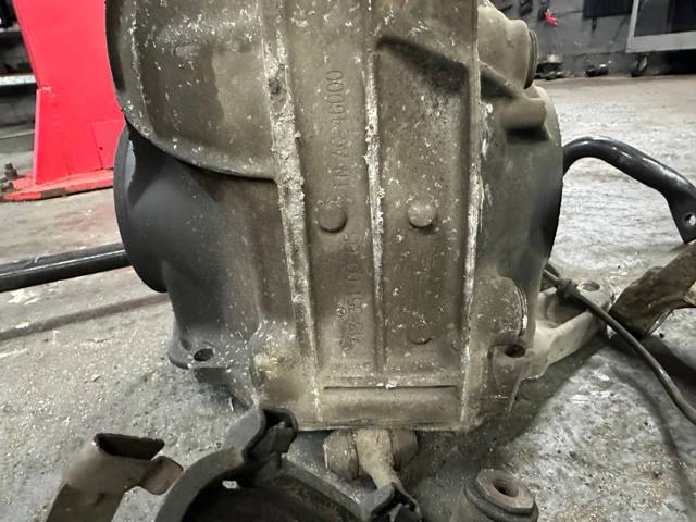 Крышка редуктора заднего A2133510005 MERCEDES