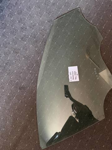 Стекло двери передней правой A2137250210 MERCEDES
