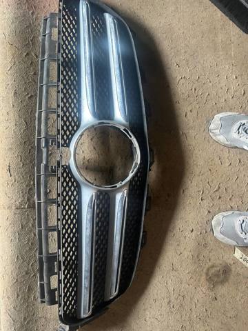 Облицовка радиатора A2138880223 MERCEDES