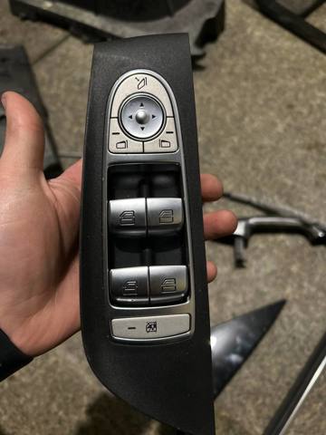 Кнопки переднего левого стеклоподъёмника A2139054803 MERCEDES