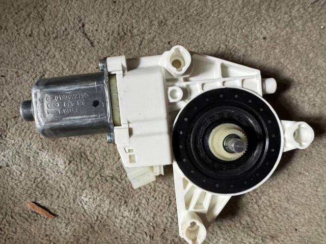 A2218202742 MERCEDES Мотор стеклоподъемника двери передней левой купить в Черкассы