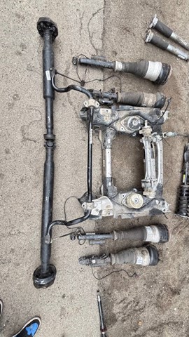 Правый рычаг передней нижней подвески A2223302401 MERCEDES