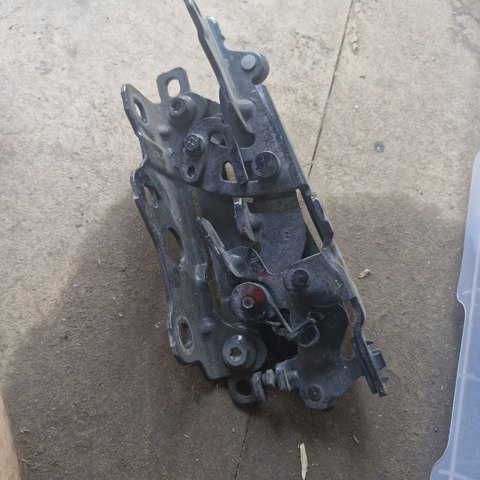 Петля капота, левая A2228800128 MERCEDES
