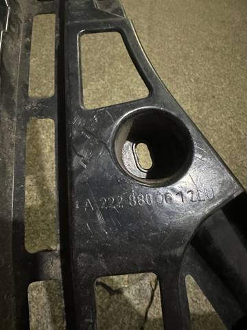 MERCEDES A2228800612 Кронштейн бампера заднего правый в наличии Тернополь