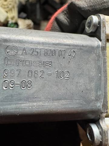 Мотор стеклоподъемника водительской двери A2518200742 MERCEDES