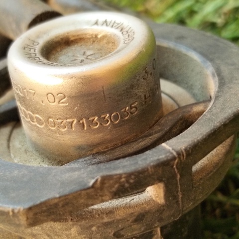 VAG 037133035H Регулятор давления топлива в наличии Киев