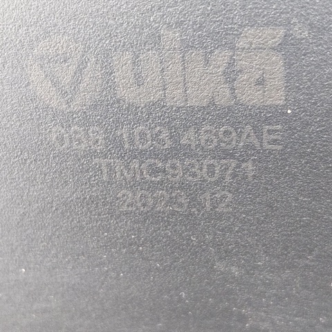 Крышка клапанов 038103469AE VAG
