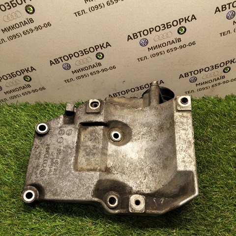 Кронштейн компрессора кондиционера 038260885C VAG