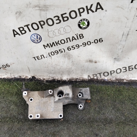 Кронштейн крепления генератора Seat Ibiza 3