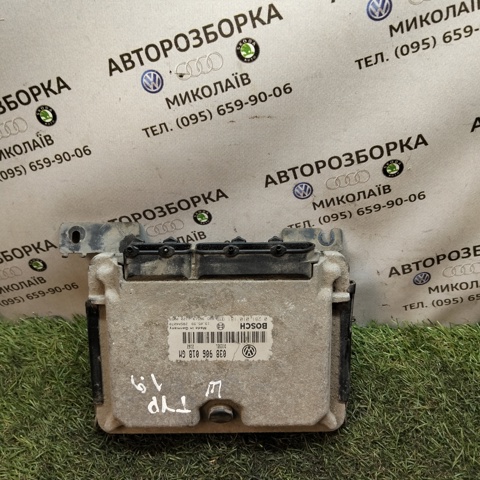 Электронный блок управления двигателем 038906018GM VAG