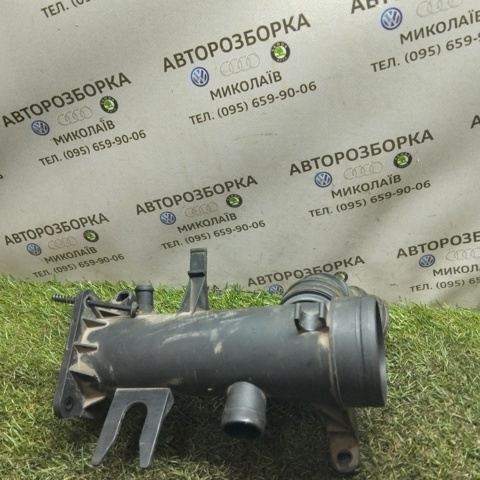 Воздухозаборник 03C129617H VAG