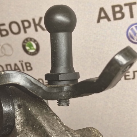 03L103164 Подушка декоративной крышки мотора купить Ирпень