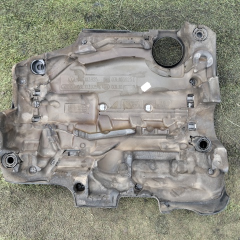 03L103925 VAG Крышка мотора декоративная купить в Украина