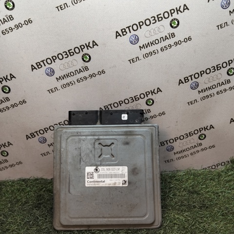 Компьютер двигателя 03L906023LM VAG