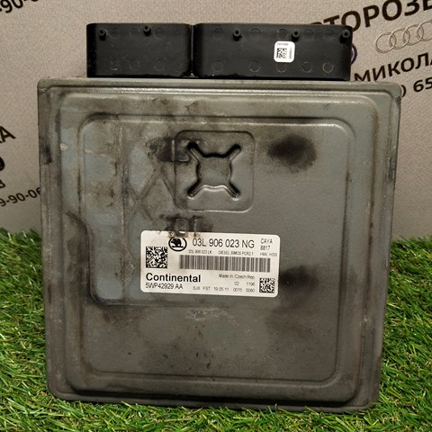 Компьютер двигателя 03L906023NG VAG