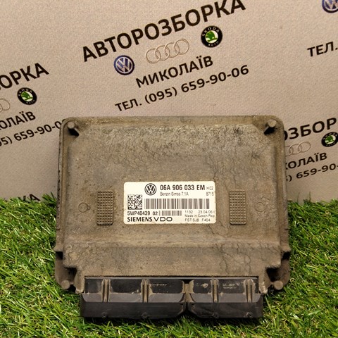 Модуль управления двигателем 06A906033EM VAG