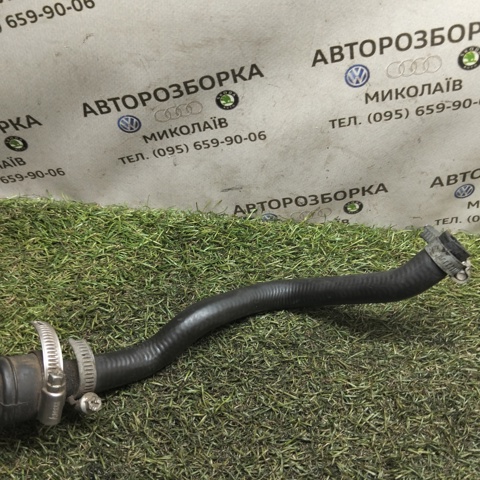 Патрубок вентиляции картера, маслоотделителя 06B103224B VAG