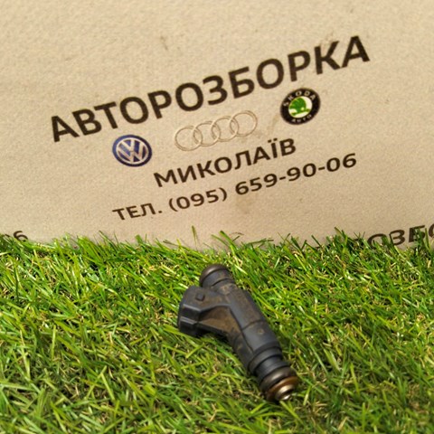 Форсунка впрыска топлива Audi A4 B7
