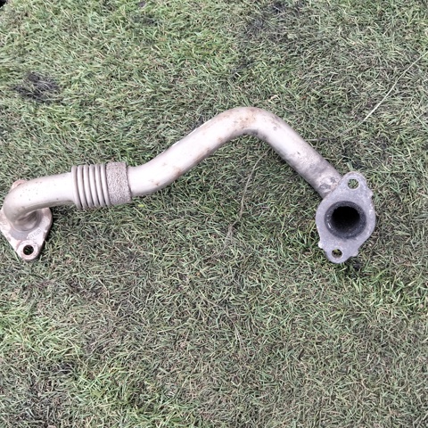 VAG 070131521AA Патрубок системы рециркуляции отработавших газов EGR в наличии Киев