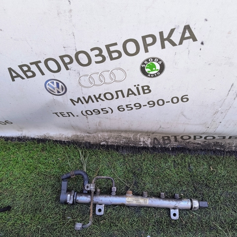 Распределитель топлива 076130093C VAG