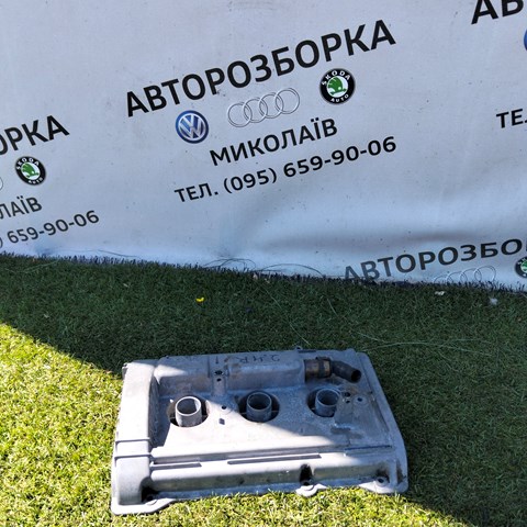 Крышка клапанов 078103472L VAG