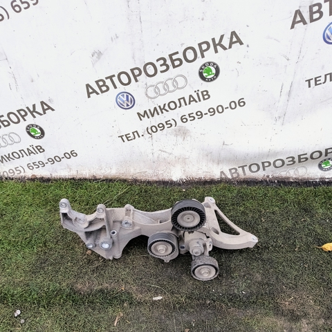 Кронштейн генератора натяжной 07K903143E VAG