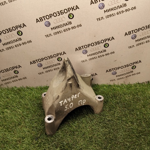 Кронштейн подушки (опоры) двигателя, правой 07Z199308B VAG