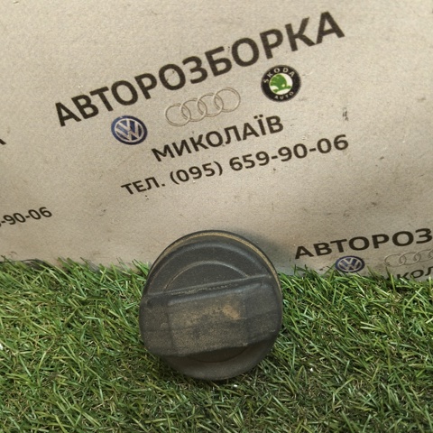 Крышка топливного Бака Audi A8 D3