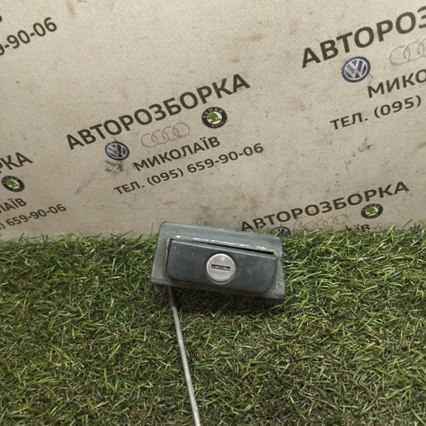Замок крышки багажника 1H6827571 VAG