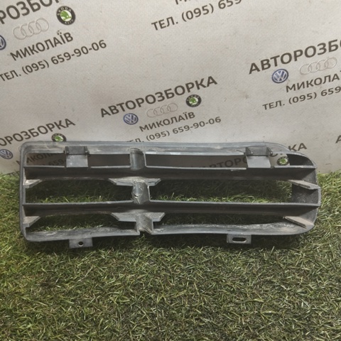 1J0853666E Решетка бампера переднего правая купить Львов