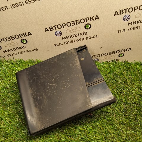 Пепельница центральной консоли 1J0857961C VAG