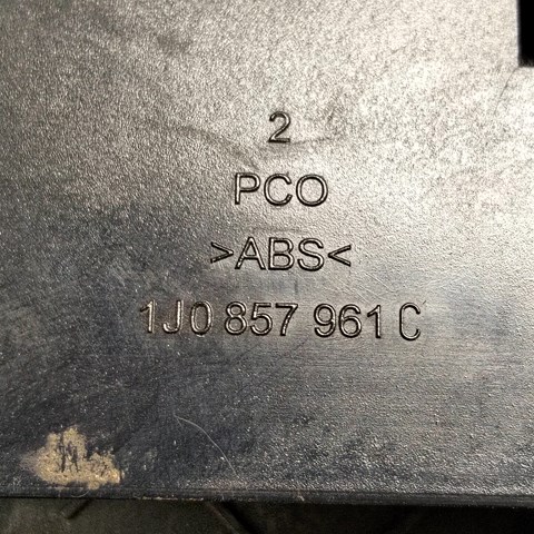 1J0857961C VAG Пепельница купить в Ужгород