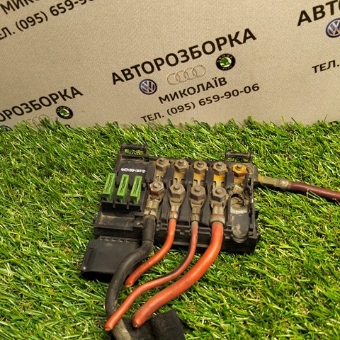 Монтажный блок предохранителей 1J0937617D VAG